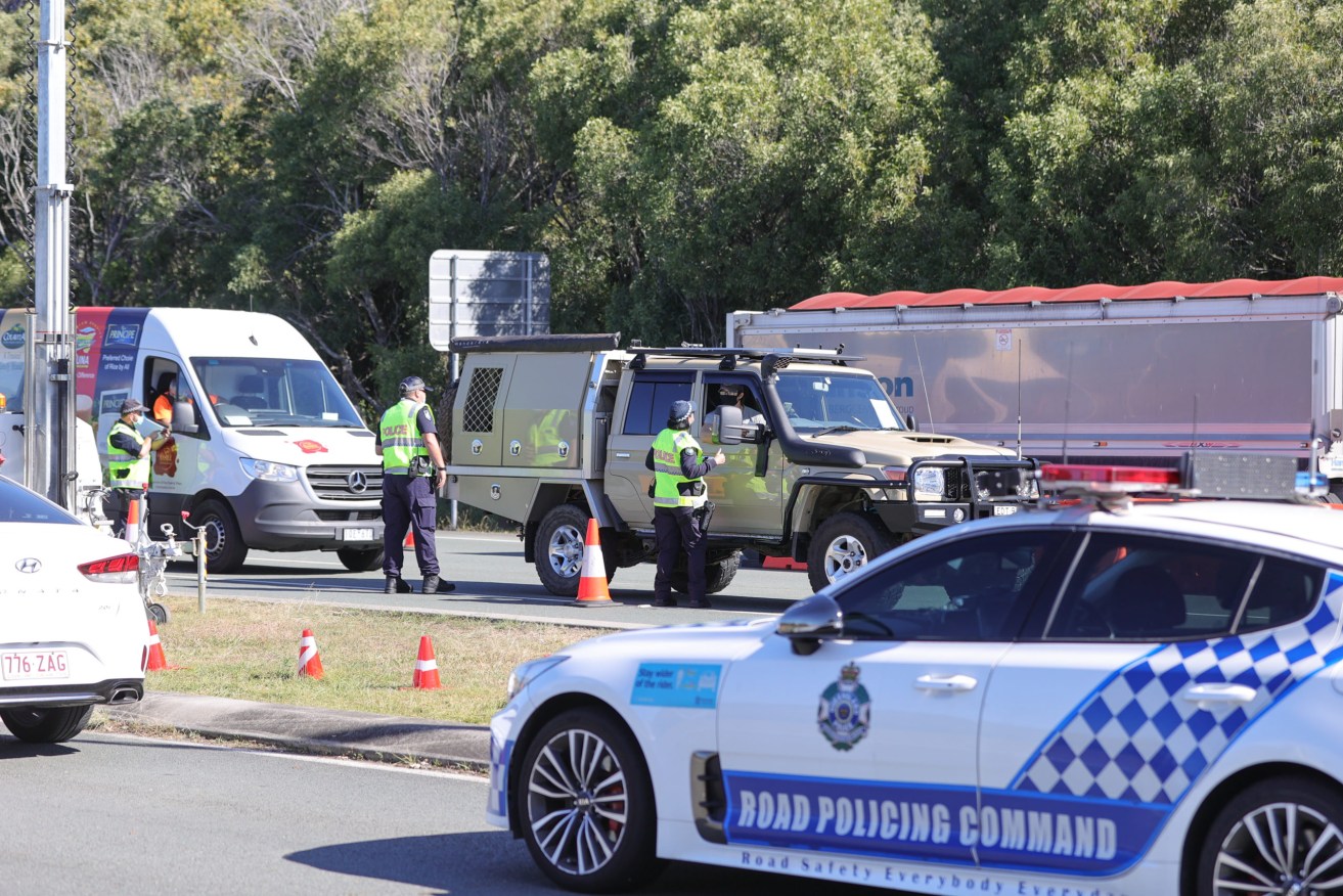 Police shot a men after a six-hour siege in Brisbane's southern suburbs. He later died in hospital.  (AAP Image) 
