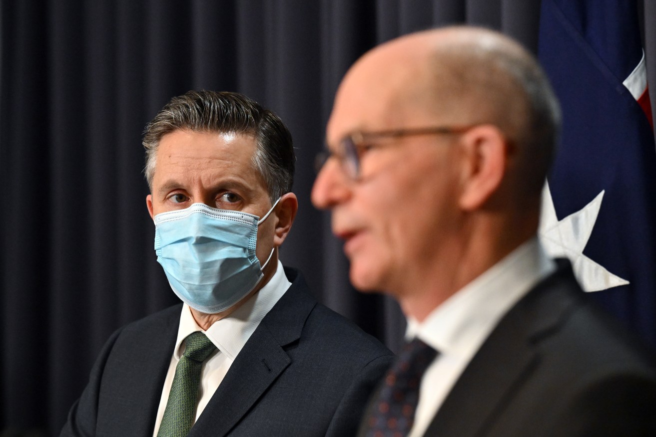 Minister for Health Mark Butler and Chief Medical Officer Paul Kelly. (AAP Image/Mick Tsikas) 