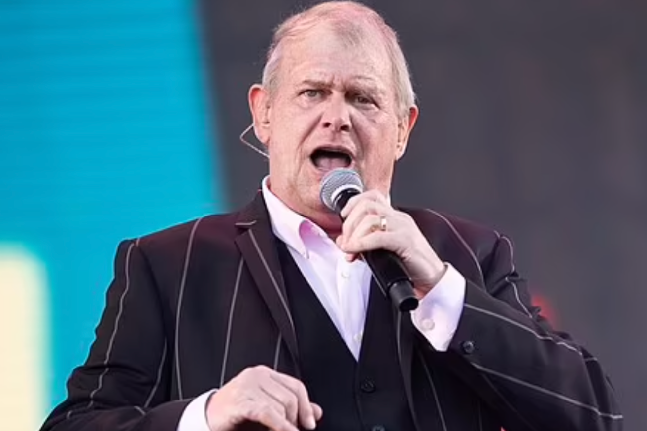 John Farnham has survived a gruelling 12-hour operation to remove a cancerous growth.(AAP file image)
